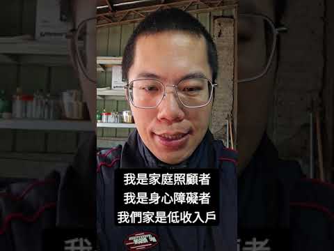 我在整理爸爸的遺物的時候意外發現他的衣服還有他身上的味道讓我非常地懷念他。