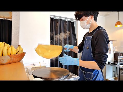 A very popular crepe shop in Osaka that is flooded with customers immediately after opening