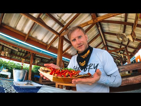 Thailand Nakhon Si Thammarat Motovlog - Spicy Provincial Thai Food and Rainy Temples