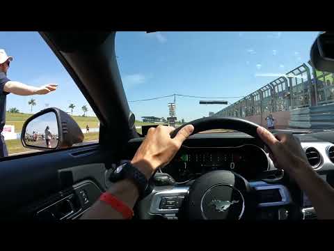 Mustang GT x BMW M3 - Km de Arrancada