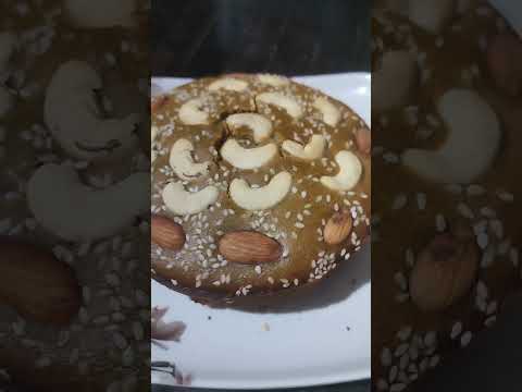 आटे और गुड़ से बना super tasty super healthy cake🥧😋#shorts#viral #tranding #reels #shortvideo #cake