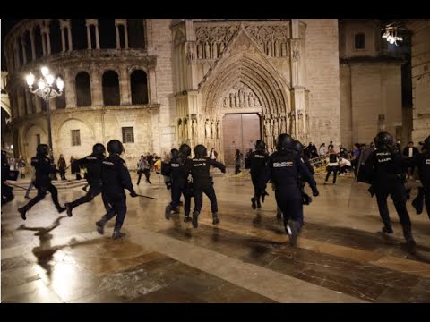 ¿Represión en Cuba? No me hagan reir: así daba caricias en Valencia la policía española