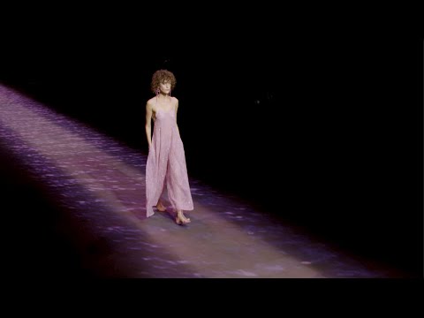 Emporio Armani - 2023 Spring/Summer Womenswear Fashion Show