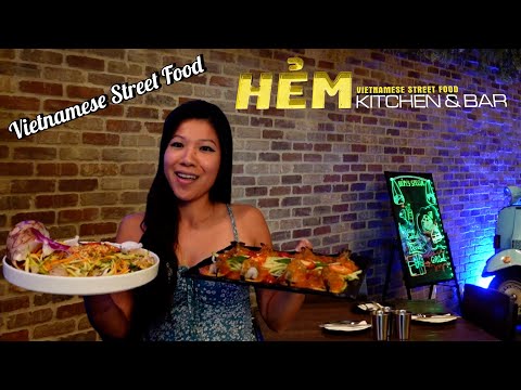 Eating the best RAW shrimp at Hem Restaurant Vietnamese Street Food | Houston TX