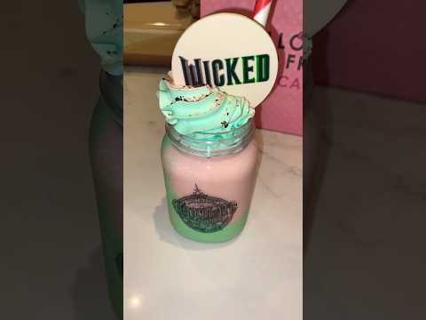 Wicked Ozitively Milkshake from Toothsome Chocolate Emporium in Universal Studios Hollywood #wicked