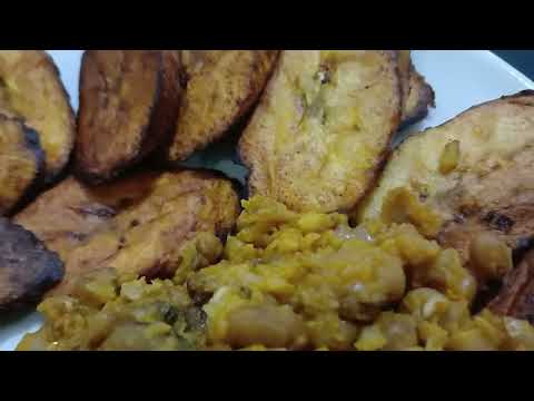 JOLLOF BEANS AND FRIED PLANTAIN