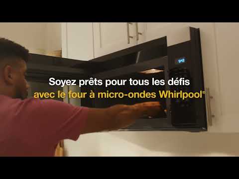 Four à micro-ondes à hotte intégrée Whirlpool® avec une puissance de cuisson de 900 watts de 30 po