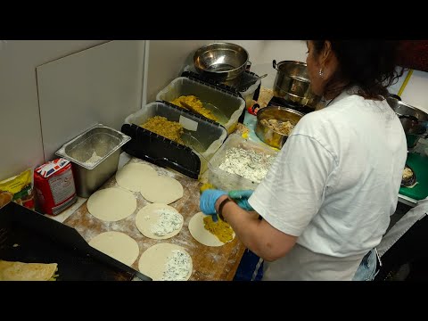 Afghanistan Street Food | Crispy Bolani (Stuffed Flatbreads) | Mantu (Dumplings) by "Afghan Caravan"