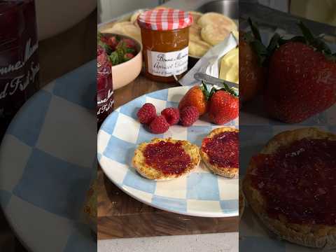 Homemade English muffins for Mother’s Day ❤️ #englishmuffins