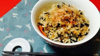 How to make japanese food【The rice cooked of hijiki】녹미 채 밥을 만드는 방법 ひじきの炊き込みご飯の作り方