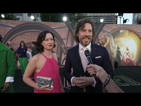 Wicked LA Dorothy Chandler Pavilion Premiere - itw John Marquis and Nancy Nugent (Official video)