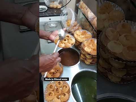 Raste se jaa raha tha Panipuri khaa raha tha 😋