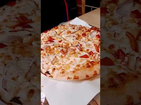 #shorts #pizza #pizzalover #yummy #trending #viralshorts #ytshorts #delicious #nidhi #shots_video