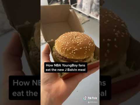 How NBA Youngboy eat the J Balvin burger 🍔 😈