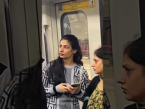 Metro prank 🤣😂 #youtubeshorts #trendingshorts #viralvideo #shorts #prank pra