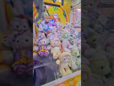 Claw Machine in HK Arcade Game Satisfying