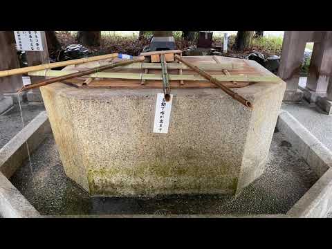 Hidden Japan  79   　 神社の手水舎が様変わり　The shrine  evolves