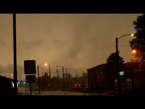 TORNADO HITS TRENTON, MISSOURI! - Storm Chaser in Car Wash