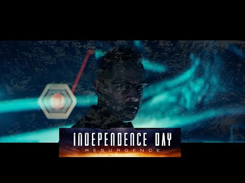 "Independence Day: Resurgence" Aliens went and complained to their mothers and she is one big b*tch.