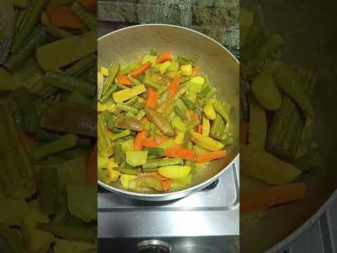 வீட்ல காய்கறிகள் இருந்தா இப்படி செஞ்சி பாருங்க | Veg avial | Avial Recipe #avialrecipe #avial