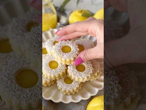 Easy Lemon Curd Linzer Cookies - full recipe on Bakingwithblondie.com