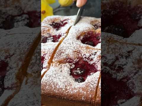 Simple and delicious delicious berry cake!  #cake #baking #recipe #dessert