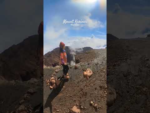 Mount Kerinci 走在火山口的边缘是怎样的感觉？（安全拍摄）