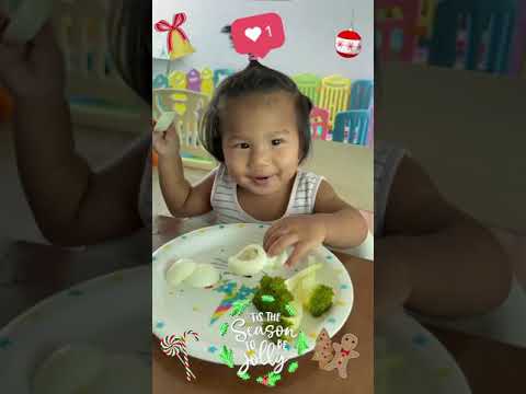 Let’s eat with Baby Viks 👧🏽  🥰 你吃了吗？ 🥦🥚 #short