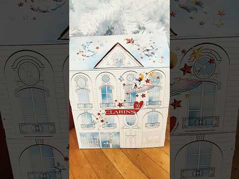 Beauty Lovers ADVENT calendar by @clarins #adventcalendar #adventcalenders #xmasgifts