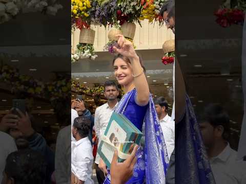 Actress Sreeleela Entry at South India Shopping Mall Opening in BHEL