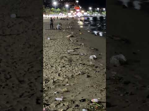 Pattaya Beach Is So Dirty Tonight! The Worst I have ever Seen this Beach!