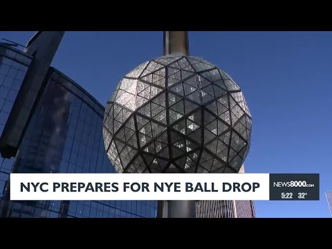 Times Square prepares for New Year's ball drop