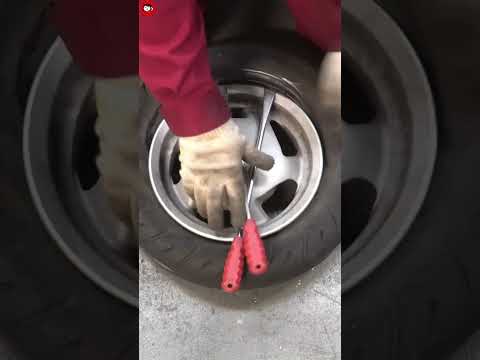 #Shorts｜[YAMAHA GEAR] How to strip the tire from the  rear wheel｜ヤマハギアのリアホイールからのタイヤ剥ぎ