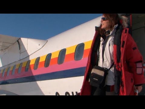 Flight from Iqaliut to Clyde River - Sam Ford Fiord 2010 expedition