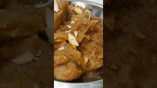 🥰Healthy Aata Halwa Recipe 😋 स्वादिष्ट आटे का हलवा।#shorts #halwa #deasert #sweet #ytshorts #viral