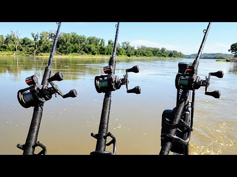 Fishing DEEP FAST WATER for BIG FISH!! (Guide Trip Scouting)