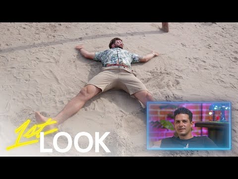 Johnny Bananas Impresses Wells Adams as a Sand Sculpture Connoisseur