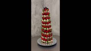 Strawberry Christmas Tree with Mint & Boysenberry Accents #diyfruitchristmastree