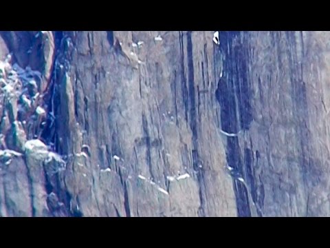 The natrual cross of the "Great Cross Pillar" - Sam Ford Fiord 2010 expedition