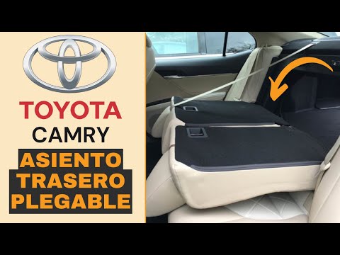 Toyota Camry: Asiento trasero plegable