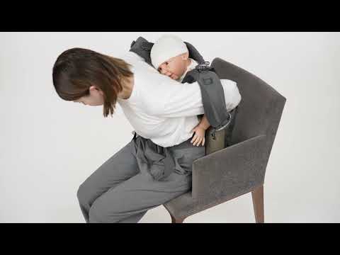 08【COMFO】おんぶからのおろし方｜A.B.C - AIRBUGGY BABY CARRIER COMFO（エアバギー・ベビーキャリア コンフォ）