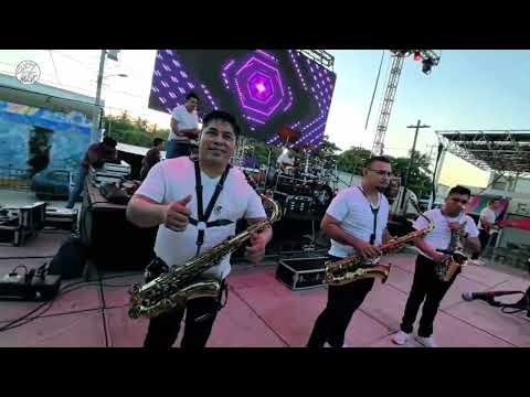 Los Siete Latinos - Popurrí Fiesta (En Vivo)