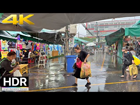 Sudden Rainstorm While Walking in Chatuchak Weekend Market - Bangkok 2023 [4K HDR Walking Tour]