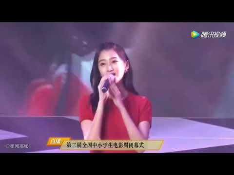 王俊凯关晓彤现身电影周闭幕式 合唱主题曲引热议 腾讯视频