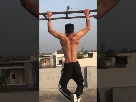 #pullups #backworkout #bestexercise #gymmotivation #shorts