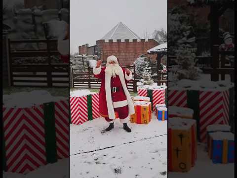 Let It Snow! ☃️ #christmas #christmasdance #christmashits #santa