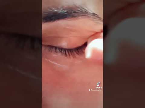 So bekommst du lange Wimpern