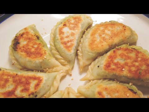 【韭菜盒子】金黃酥脆，鮮香多汁！家庭快手版韭菜盒子！| 老飯骨傳人