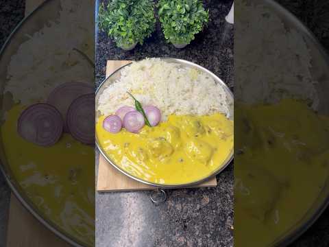 Kadhi chawal is love #kadhichawal #kadhipakora #videos #viralshort #viral #shorts #kadhi #food 😍🔥🔥🔥