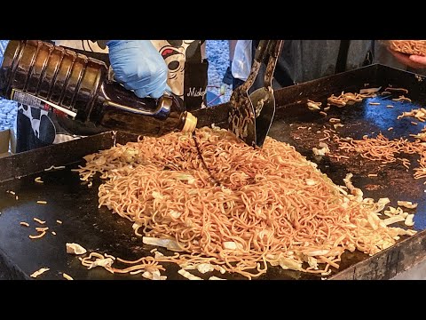 japanese street food -stir fry noodles yakisoba 焼きそば